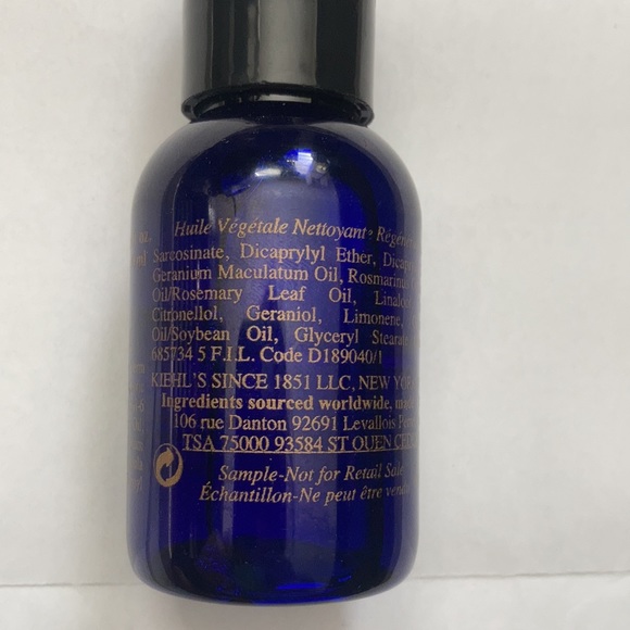Kiehl’s Midnight Recovery Botanical Cleansing Oil - Picture 2 of 5